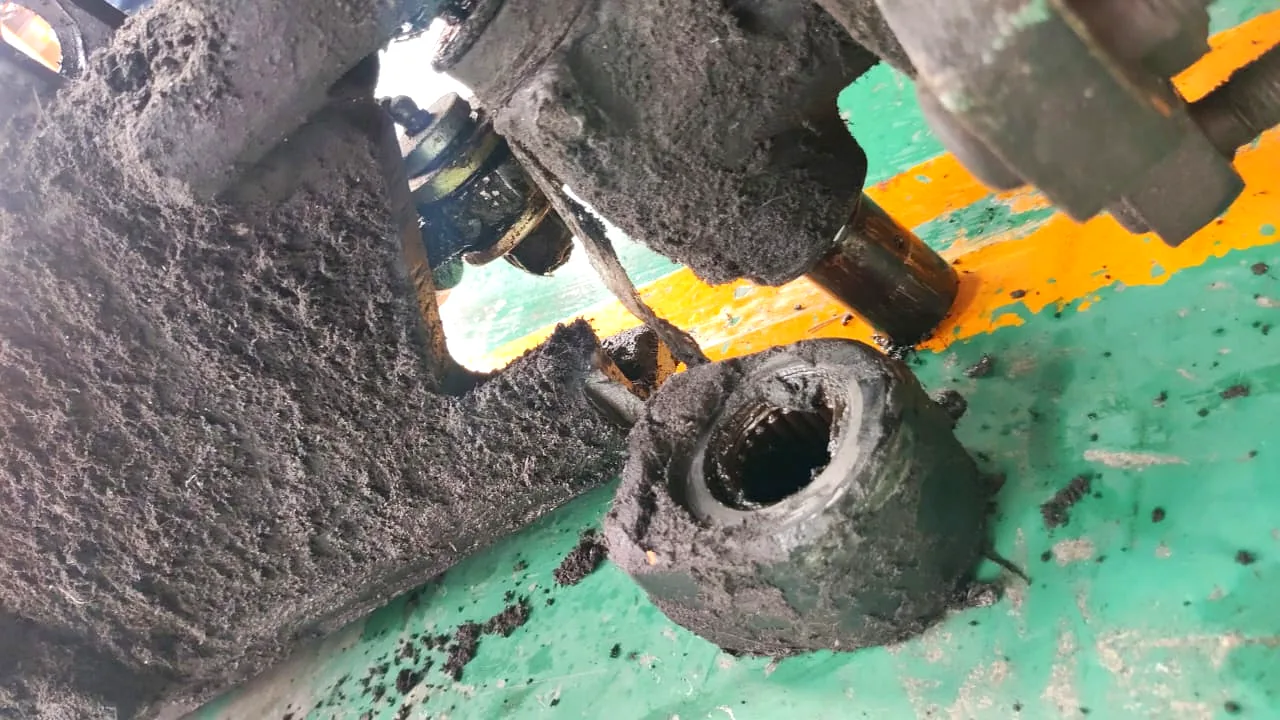 Aplicación de soldadura sobre la zona reparada