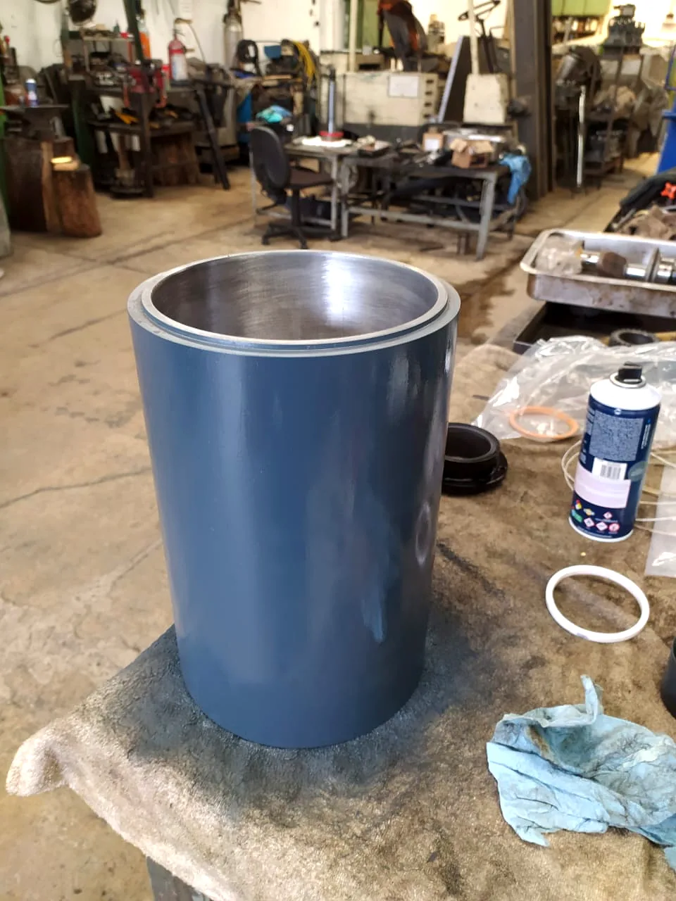 Cuerpo del cilindro pintado antes del armado final